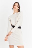 Vestido Acanalado Blanco con Cinturón Nicopoly