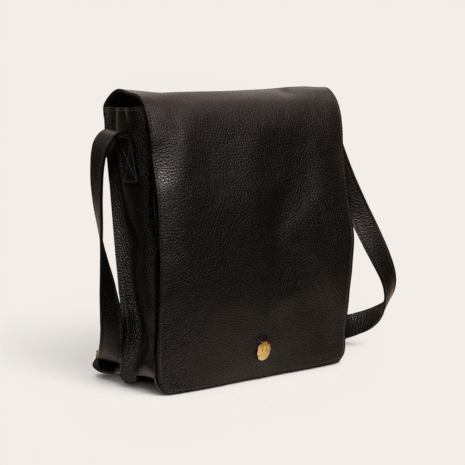 Bandolera Bolso de Cuero Unisex Lautaro OLKI - Negro Floated-0