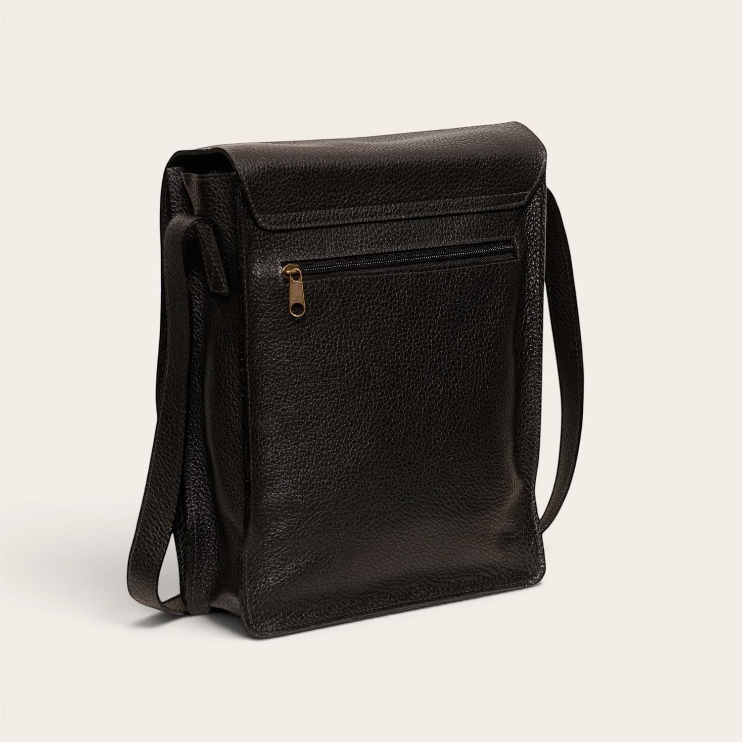 Bandolera Bolso de Cuero Unisex Lautaro OLKI - Negro Floated-4