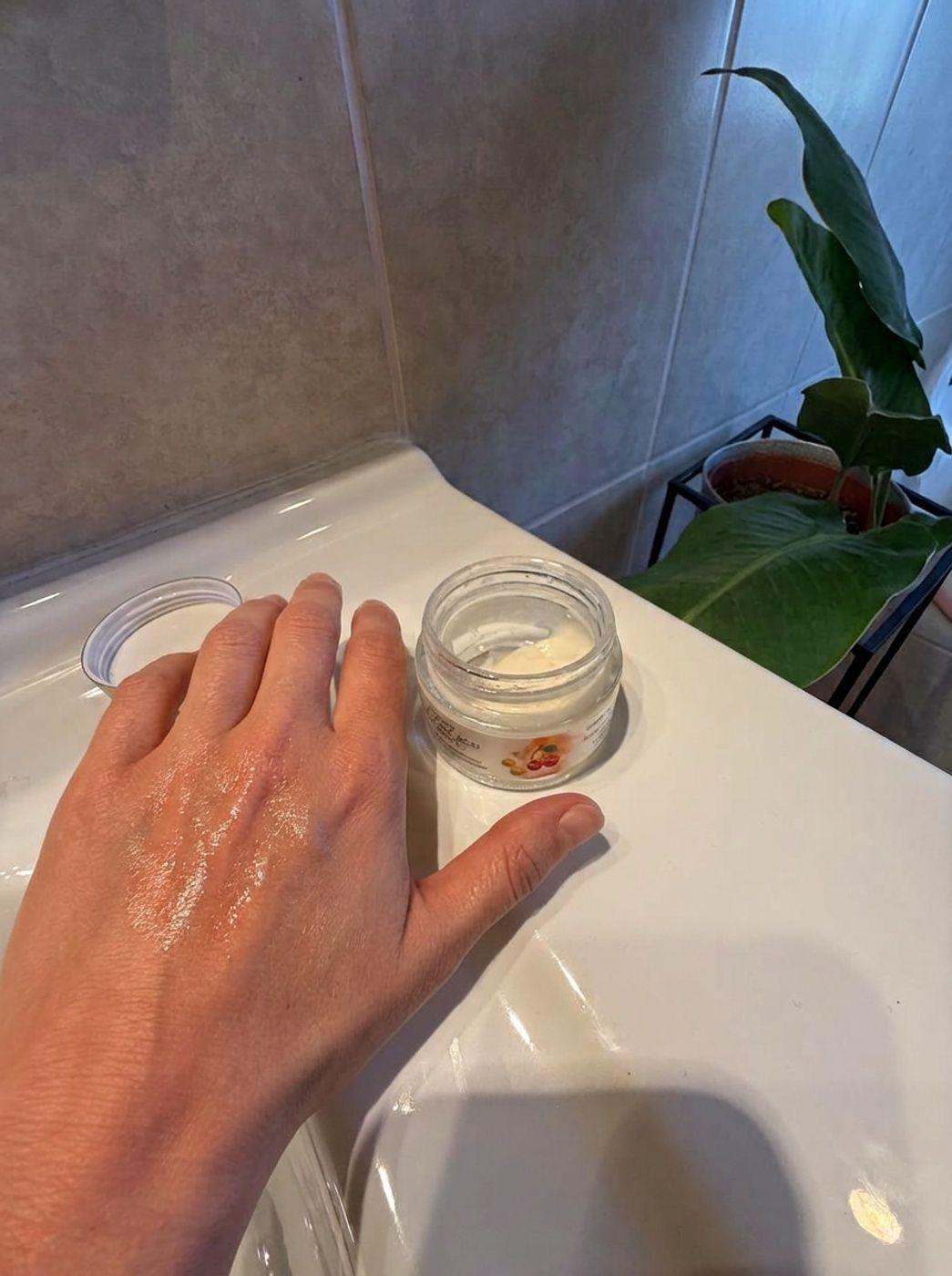 Antiage Crema Facial Cereza + ác. Hialuronico +Vitamina C. Ilumina y nutre-3