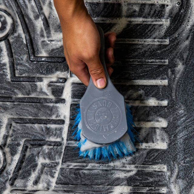 Cepillo para llantas Big Blue Stiffy Heavy Duty Tire Brush Chemical Guys-4