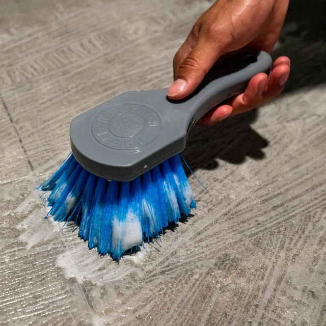 Cepillo para llantas Big Blue Stiffy Heavy Duty Tire Brush Chemical Guys-5