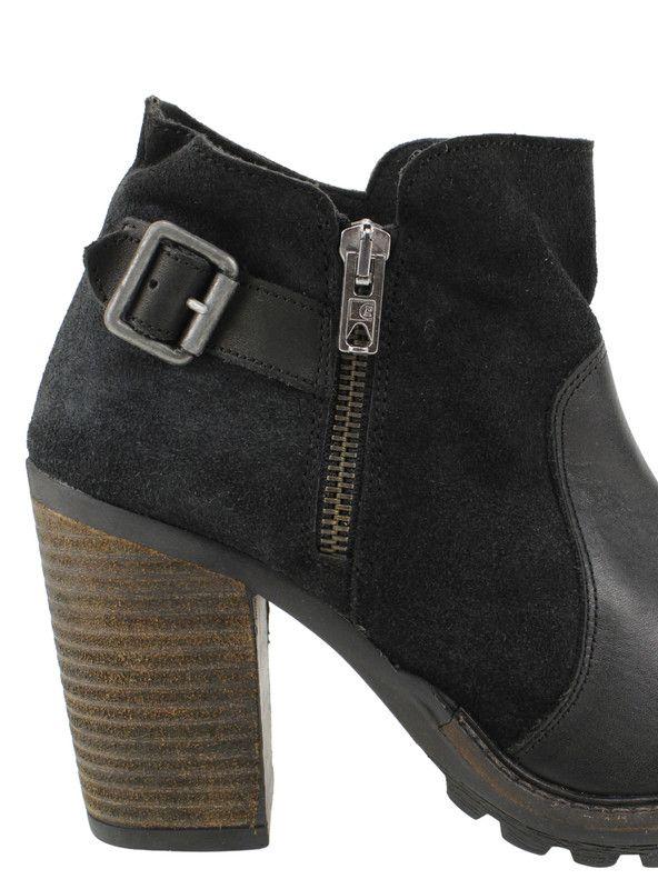 Botín Carmela Broche Gamuza Negro-4