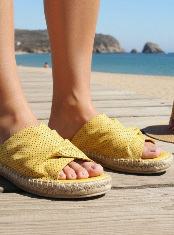 Sandalia Exs Troquelada Cuero Amarilla-1