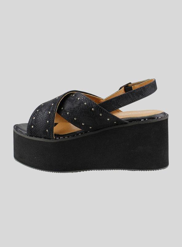 Sandalia New Walk Tachas Negra-2