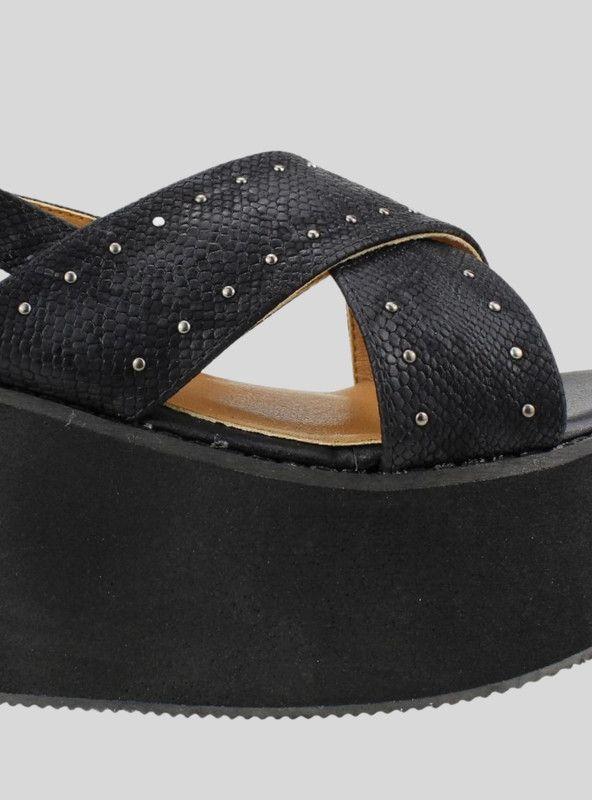 Sandalia New Walk Tachas Negra-3