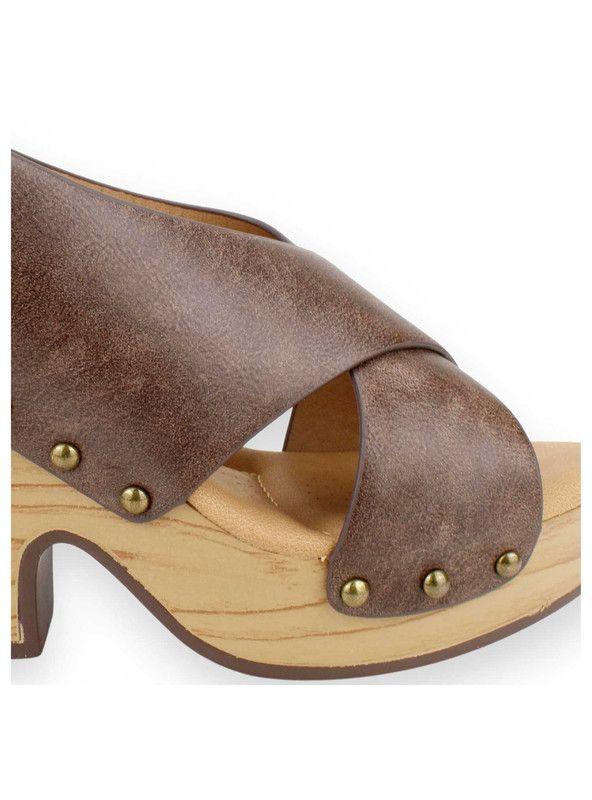 Sandalia New Walk Marrón Tachas-3