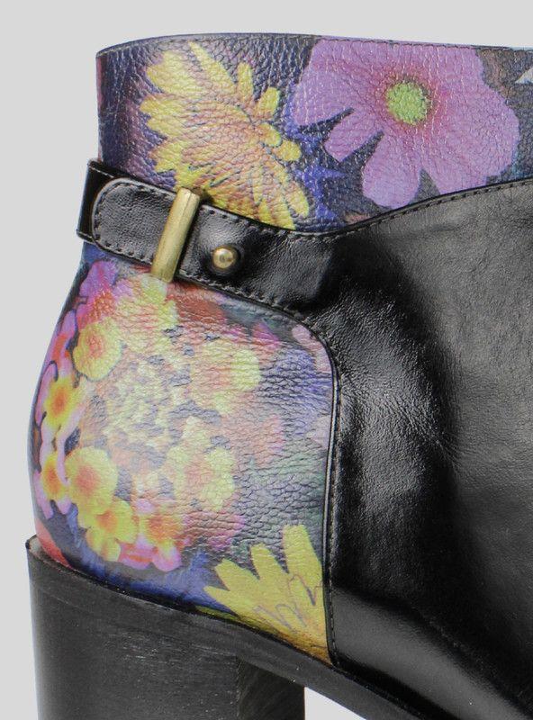 Botín Exs Flores Cuero Negro-3