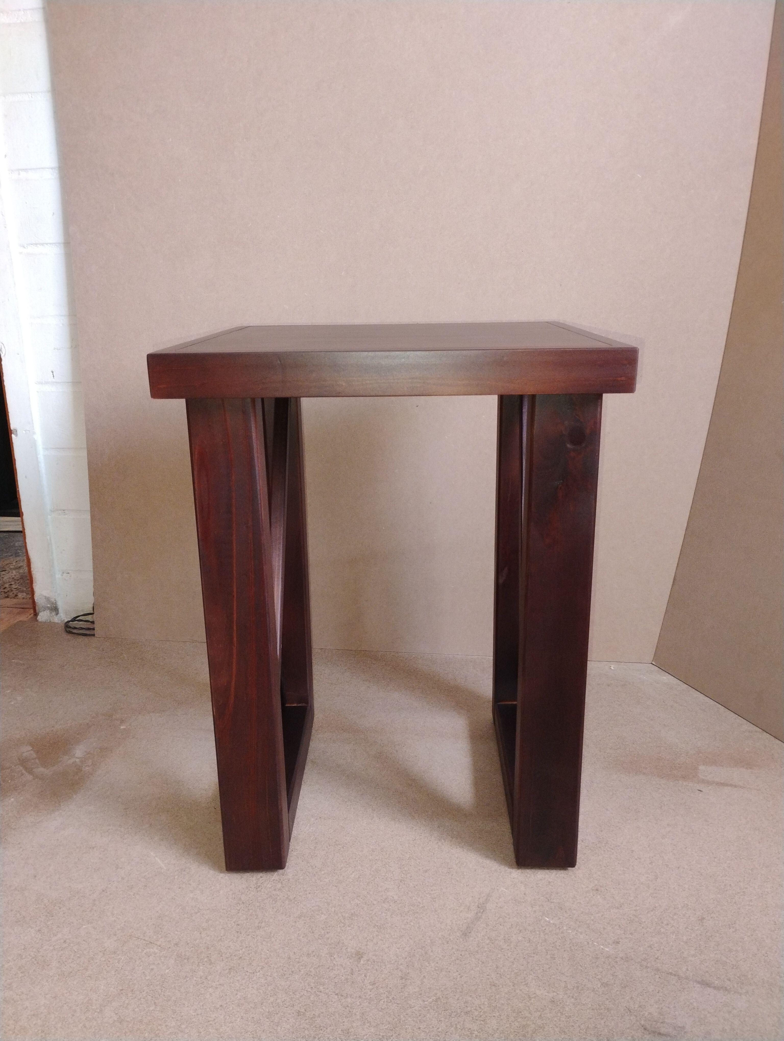 Mesa lateral, modelo Martina, color chocolate.-2