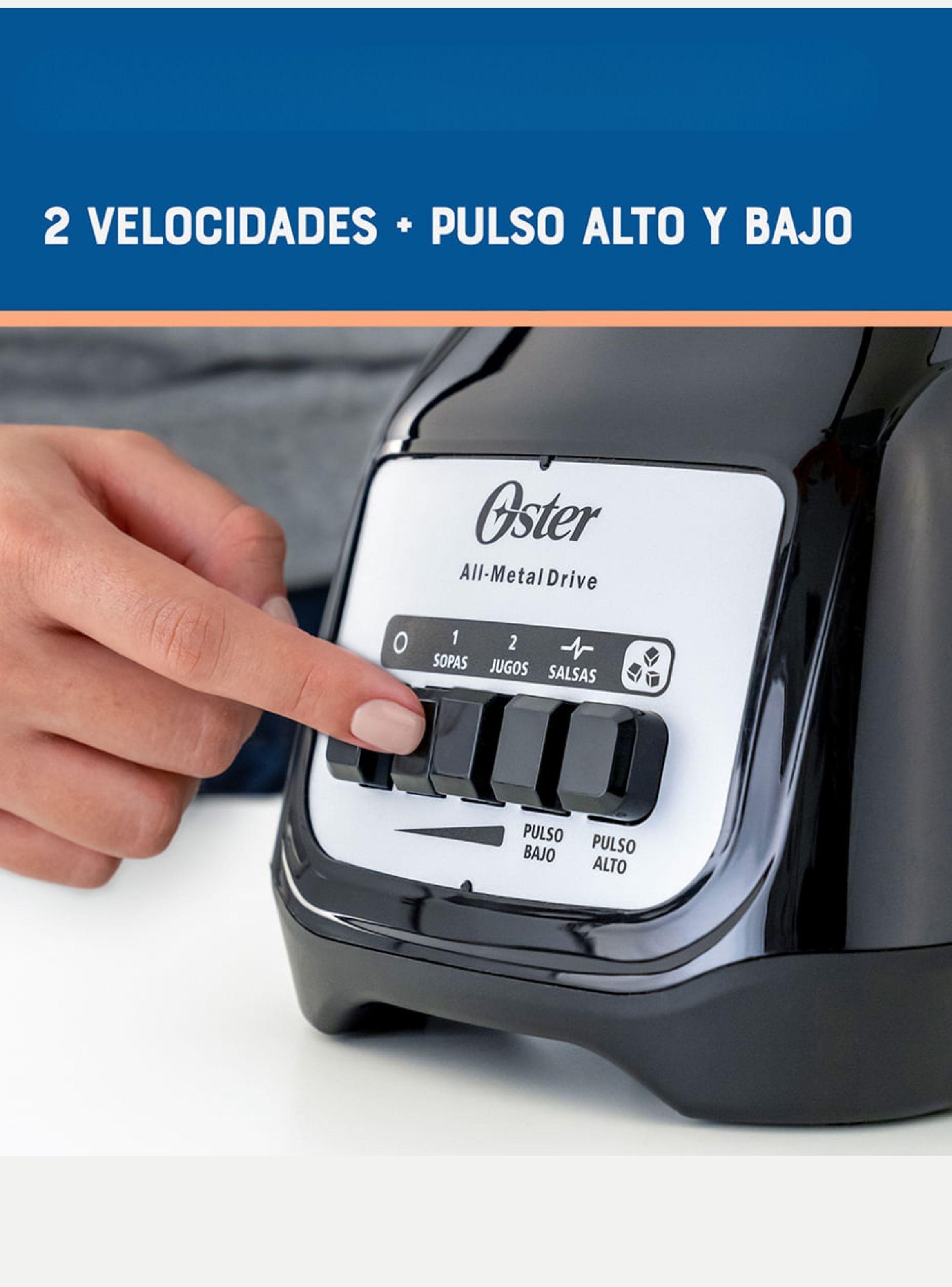 Licuadora Oster® de 2 velocidades más pulso y vaso de vidrio BLSTKAGBPB-2