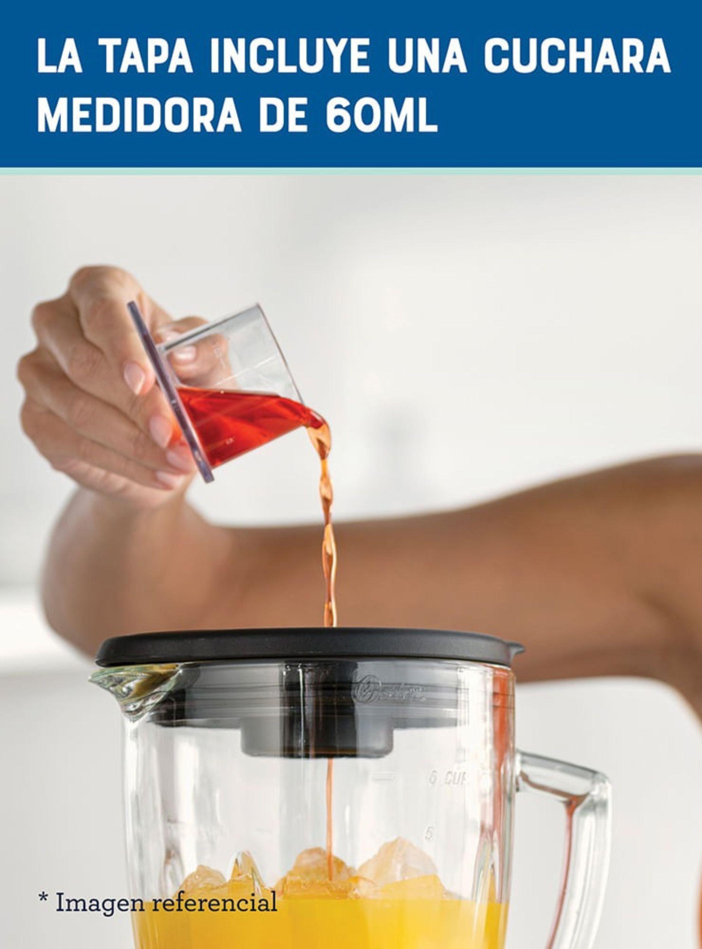 Licuadora Oster® roja con programas automáticos y tecnología reversible más vaso Blend-N-Go -6