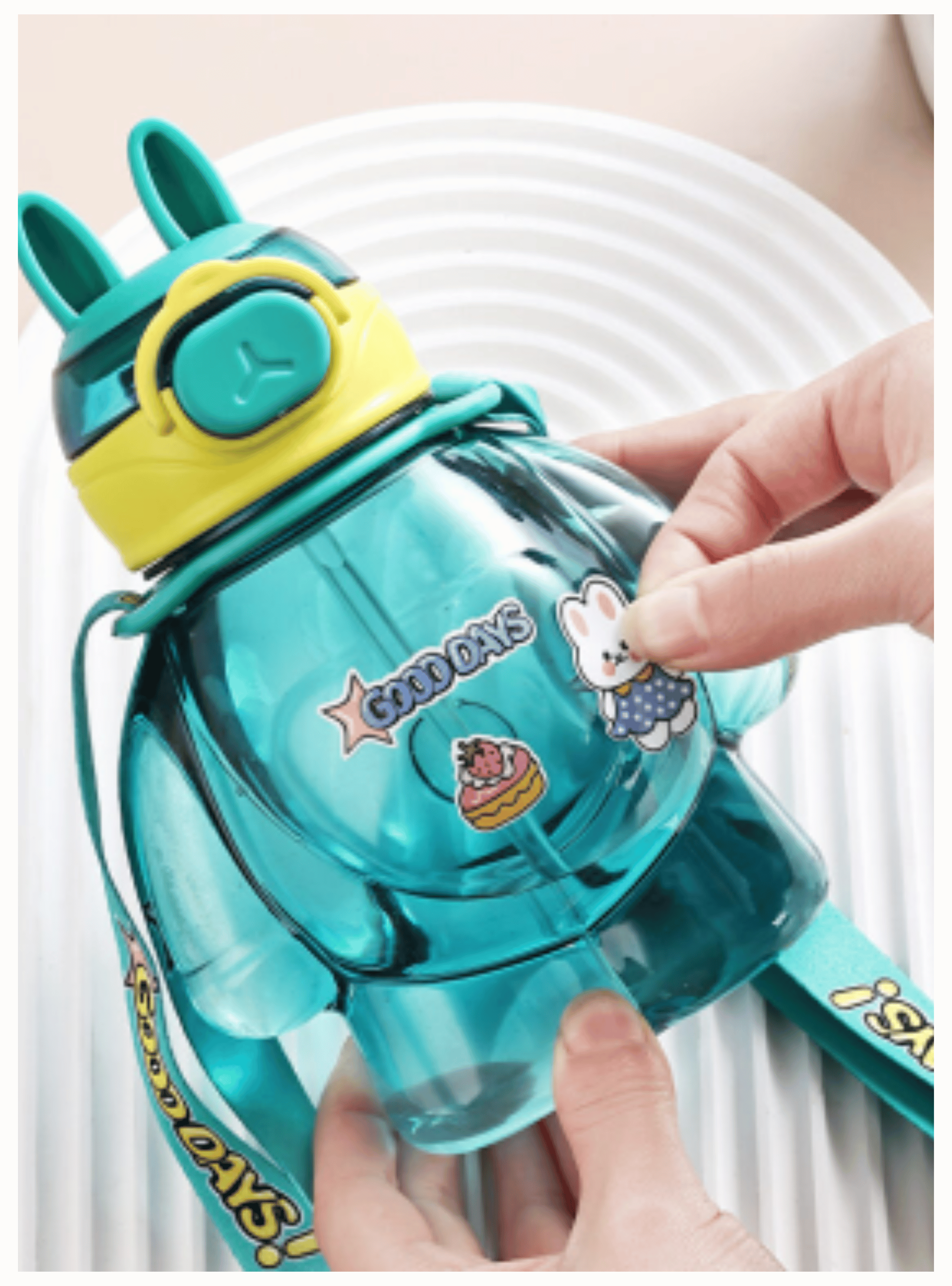 Botella Plástica 650ML Con Correa Y Orejitas Estilo Kawai Sin BPA Niños Turquoise-2