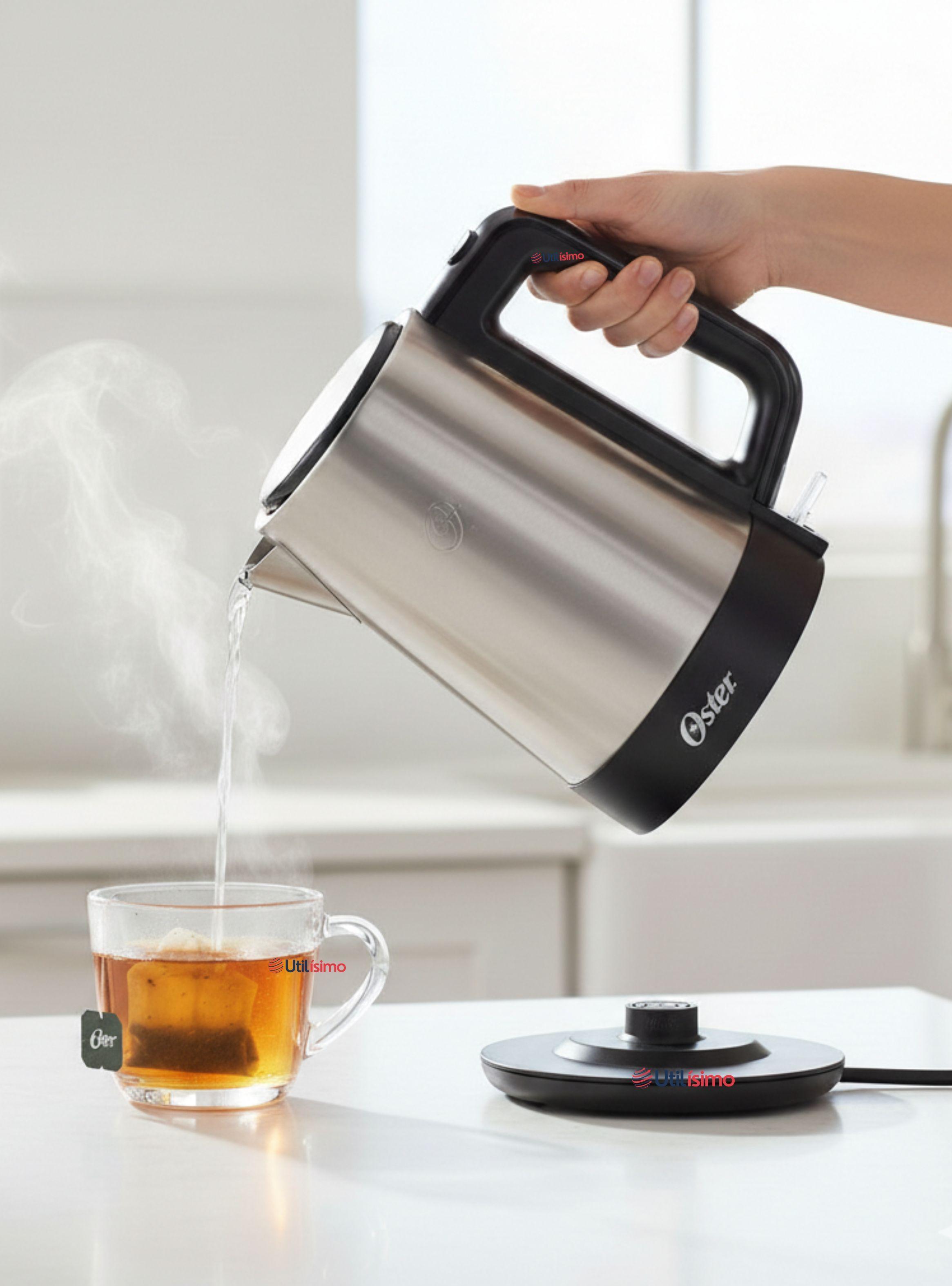 Hervidor eléctrico Oster® de acero inoxidable Capacidad 1.7 Litros BVSTKE671-1