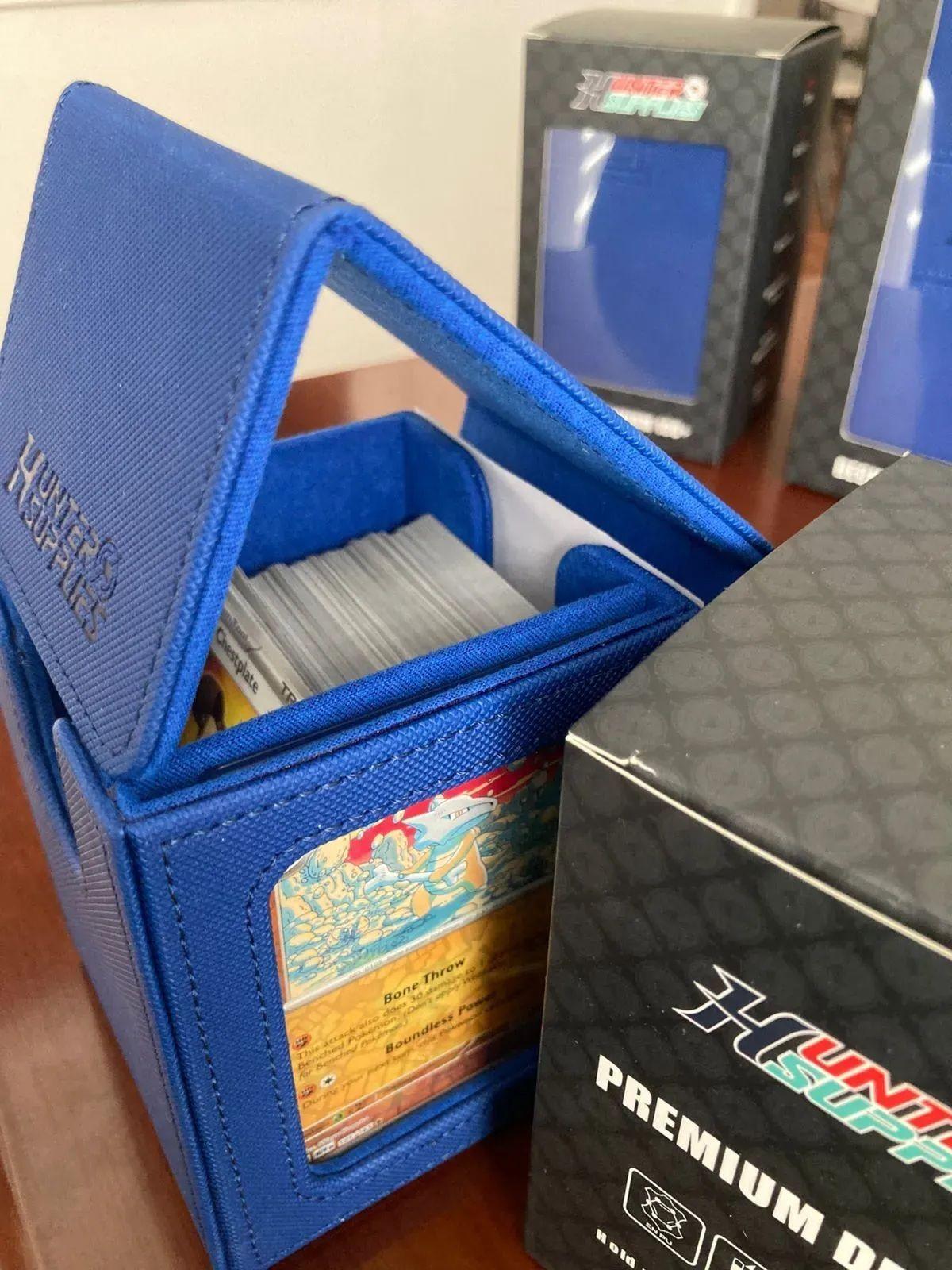 Premium Deck Box con Ventana TopLoader para TCG-1