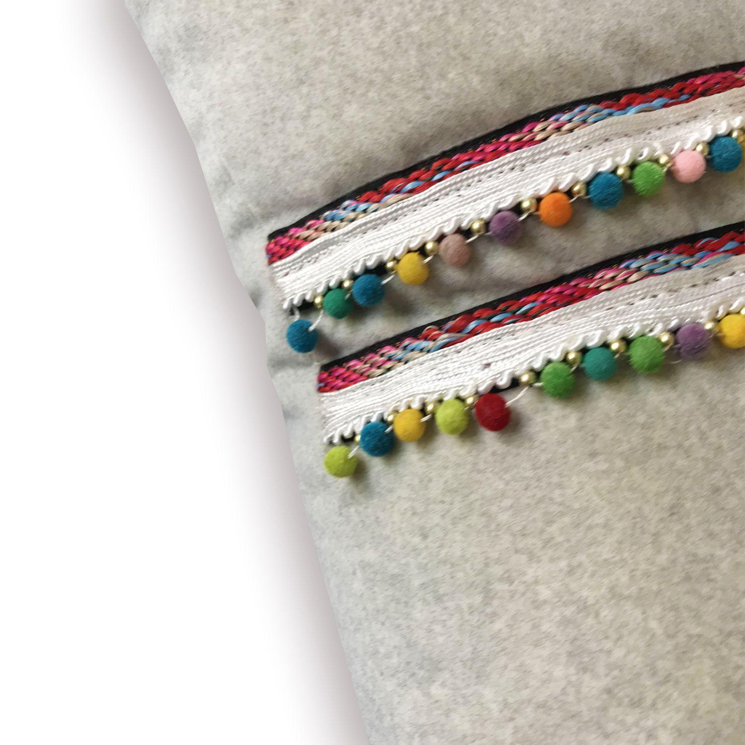 Cojín Gris de Felpa con mostacilla 45x45-2