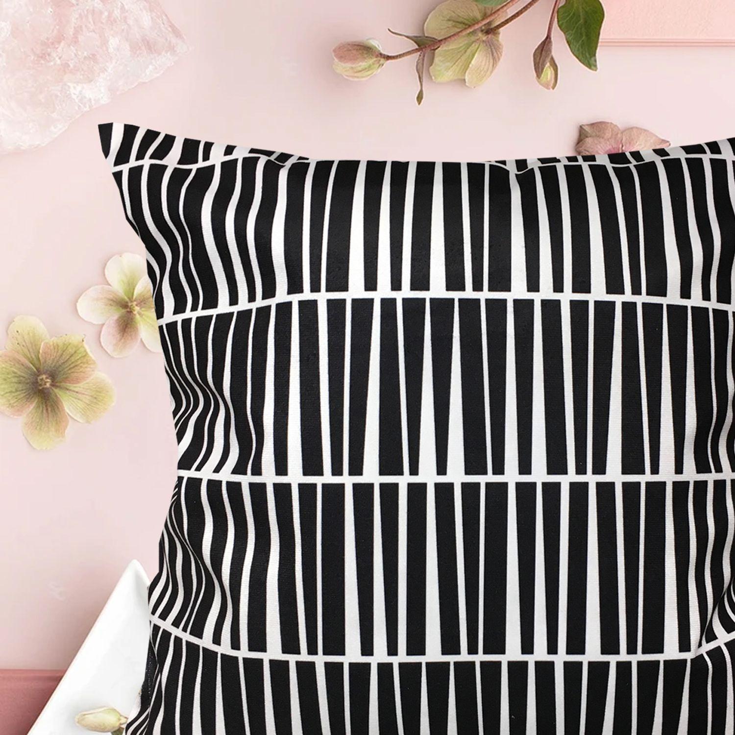 Cojín Negro Felpa 45x45-1