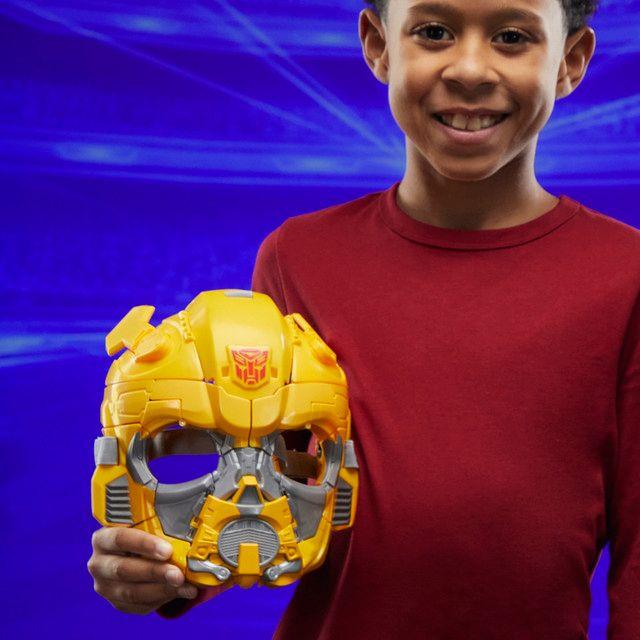 Figura de Acción y Máscara Transformers One Bumblebee B-127-7