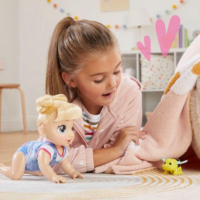Muñeca Baby Alive Gatea y Juega Harper Hugs -9
