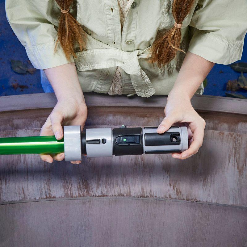 Sable Star Wars Lightsaber Forge Yoda-6