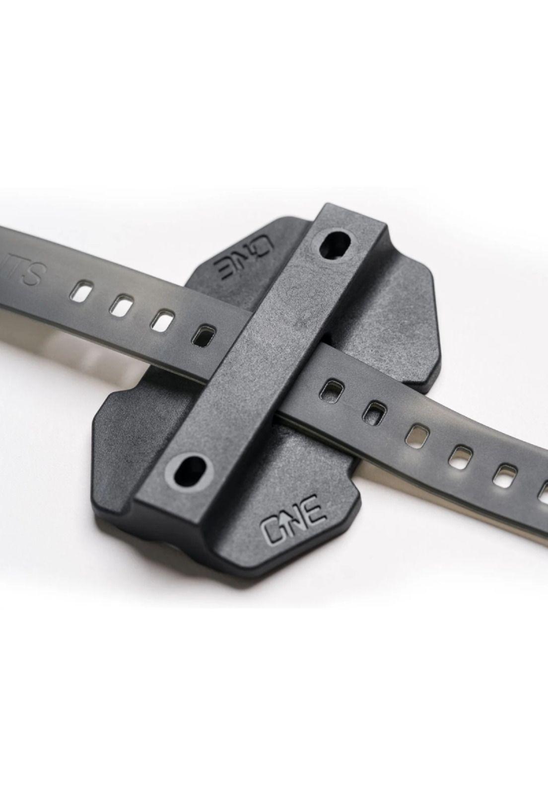 Adaptador Strap Cuadro Bicicleta Negro One Up-2