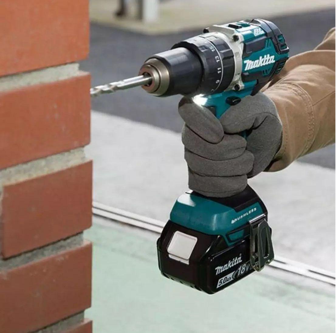 Taladro Atornillador Percutor 54 Nm 18v 5 Ah Makita Dhp484-2