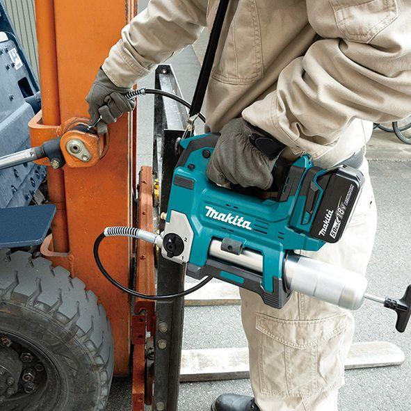 Engrasadora 18 Volts 10.000psi + Batería 5 Ah Makita Dgp180-2