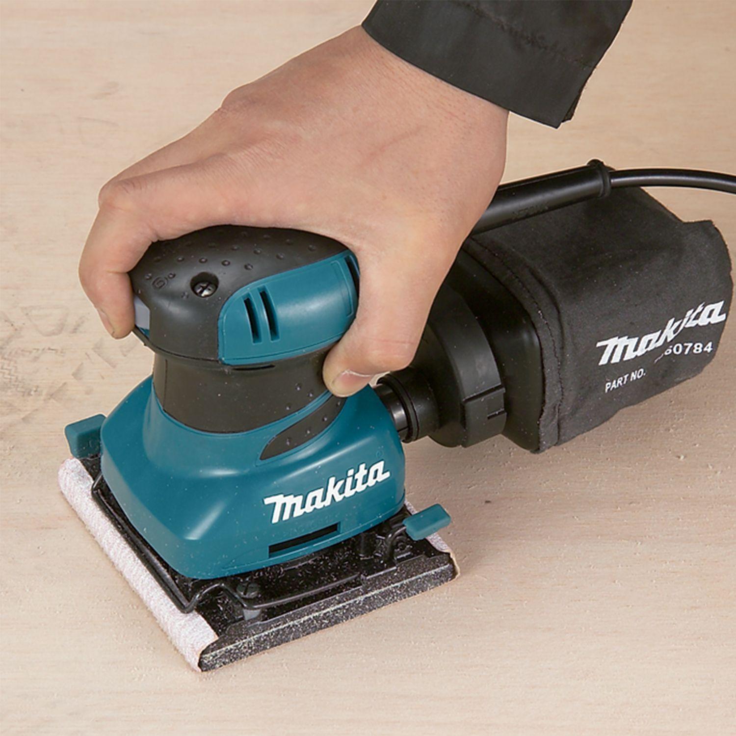 Lijadora Orbital 92x185mm 190w. Makita BO4556-2