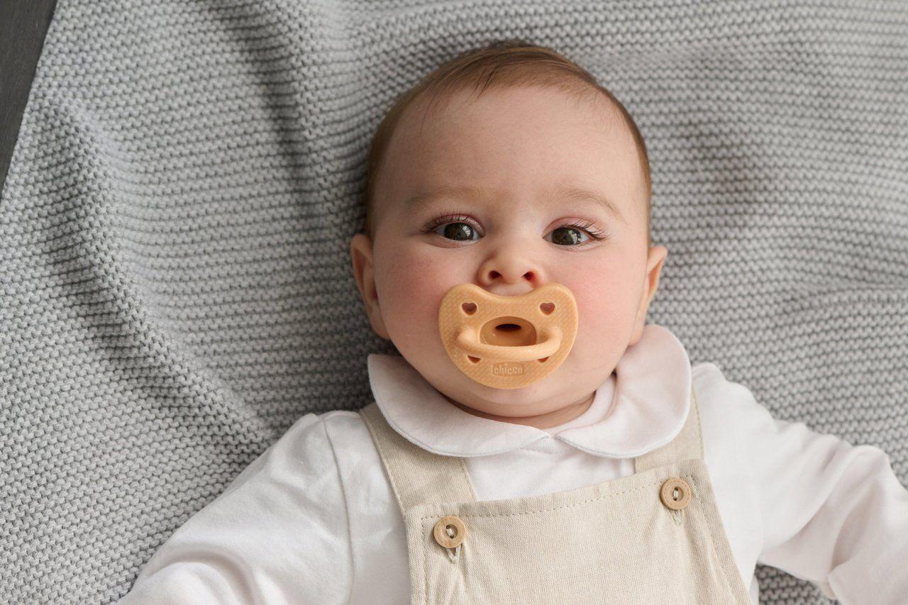 Chupete de Entretención Physio Luxe 2-6M Gris Chicco-7