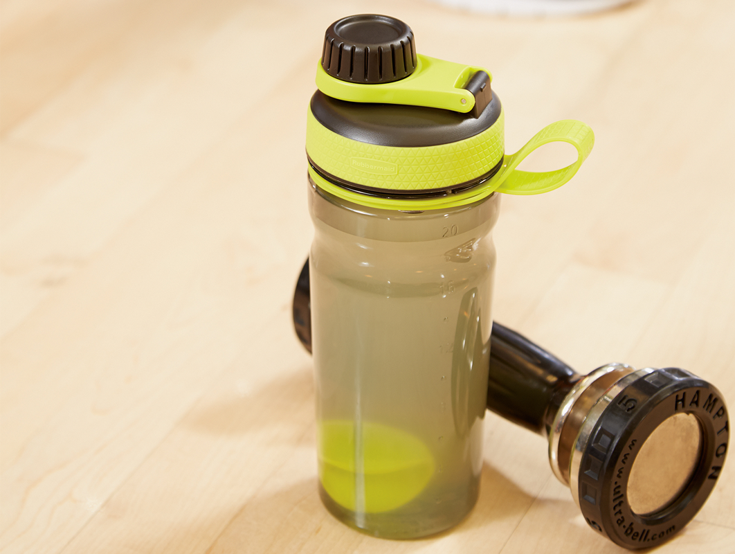 Botella Shaker Tritan Rubbermaid 900ml-2