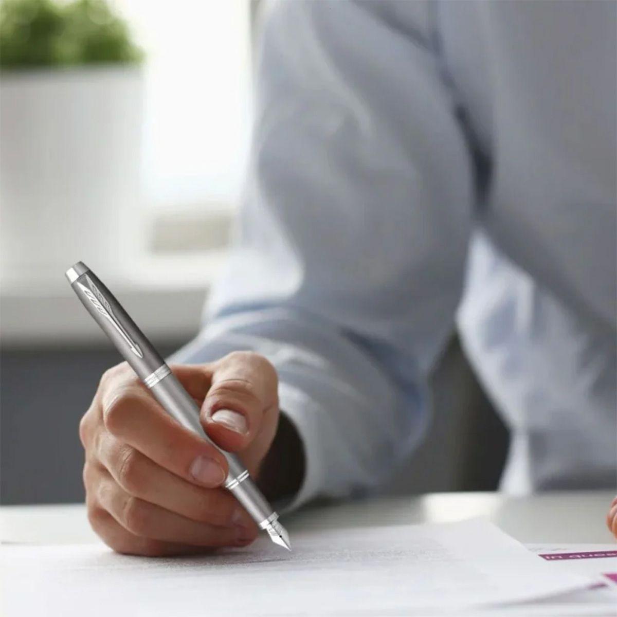 Pluma Parker IM Writing Rituals Gris Tinta Azul Plumín M-7