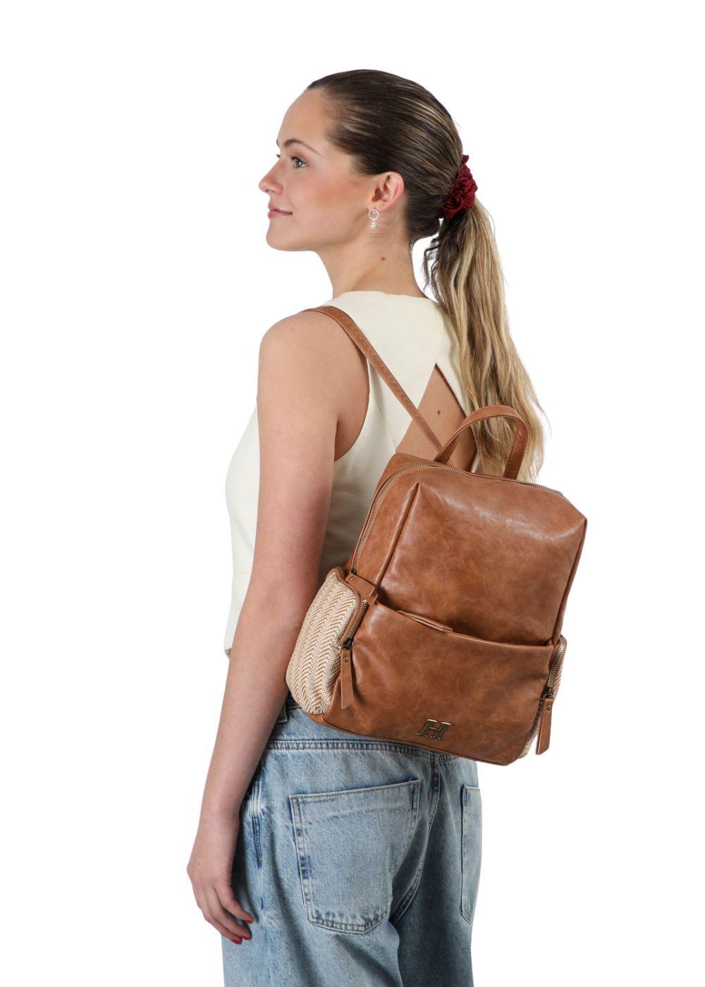 Mochila Anisa Ecocuero Camel Humana-3