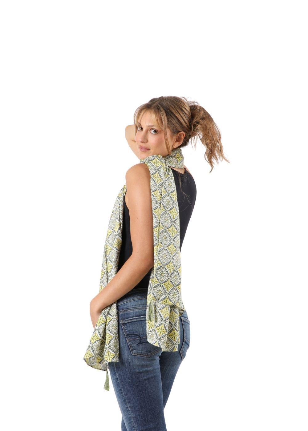 Pañuelo Estampado Damar Verde Humana-2