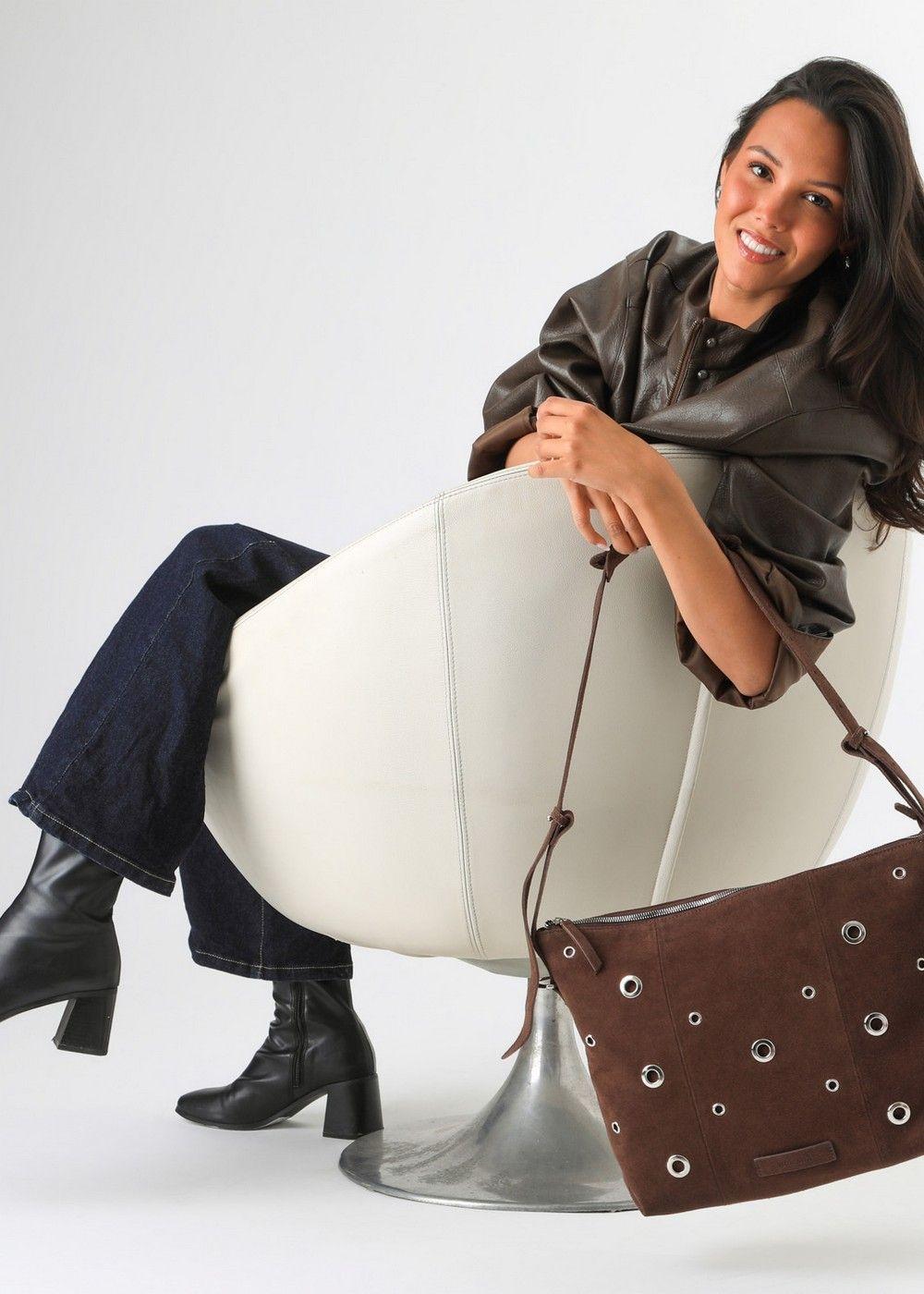 Cartera Cruzada Angie Brown Suede Humana-3