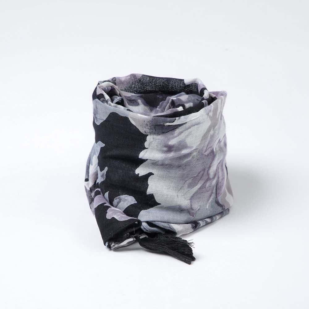 Pañuelo Estampado Flori Negro Humana-0