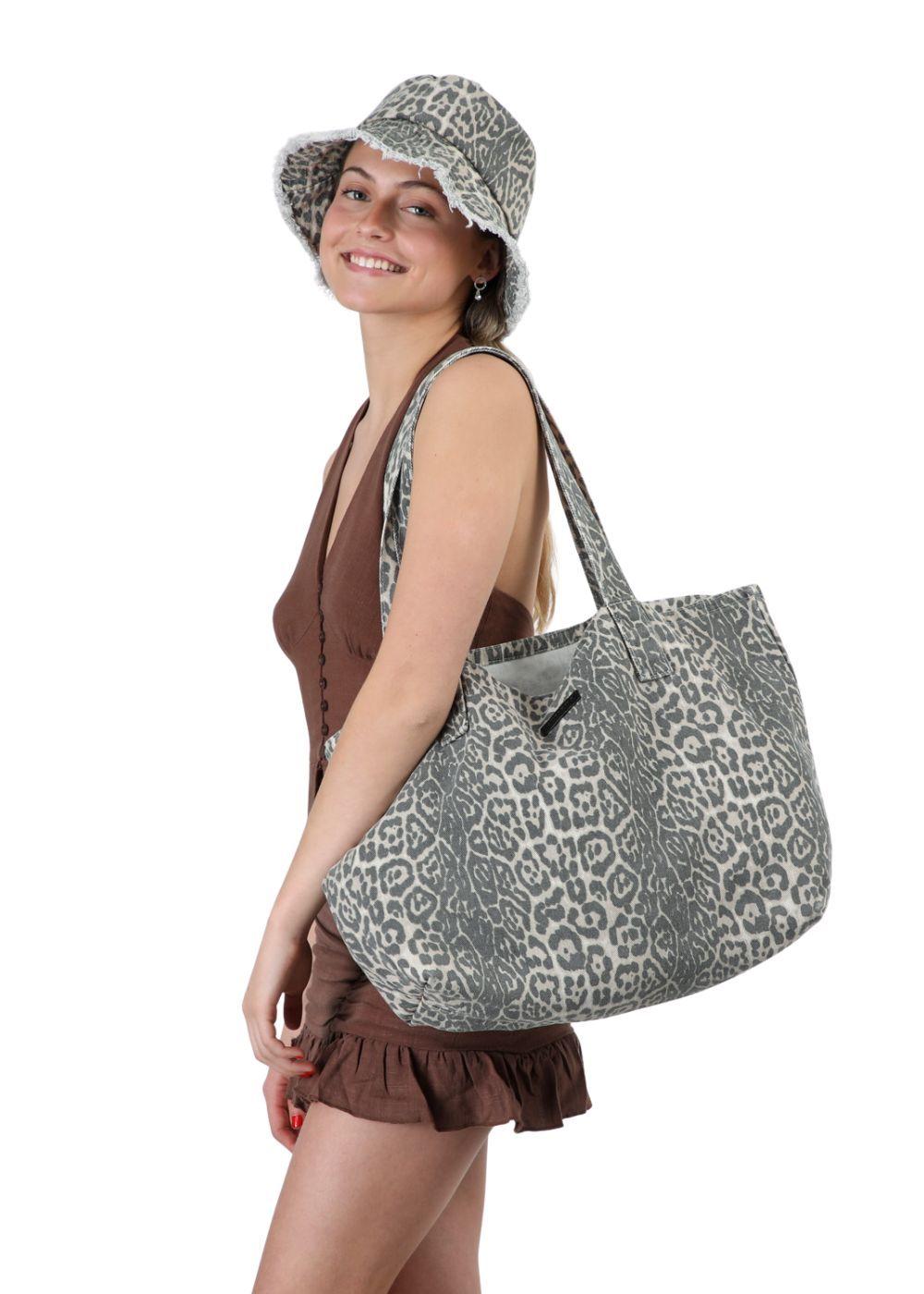 Set de Playa Cartera y Gorro Cayo Animal Print Gris Humana-2