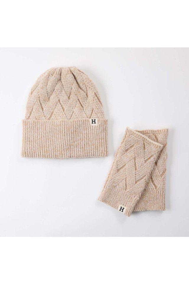 Set De Gorro Tejido Y Guantes Cortos. Redes Café Humana-0