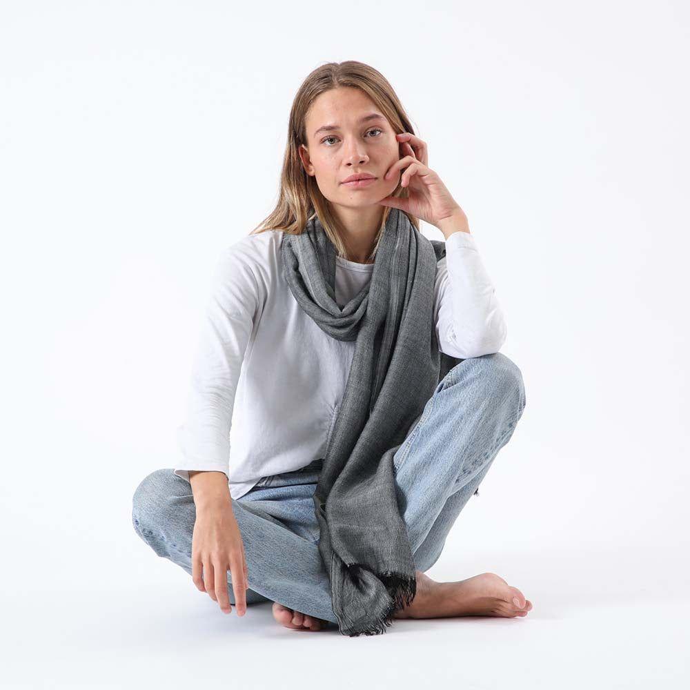 Pañuelo Liso Menorca Gris Humana-2