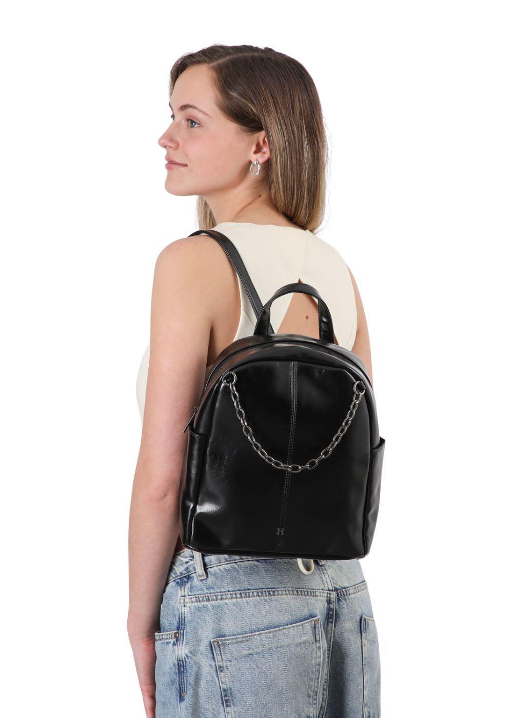 Mochila Danae Ecocuero con cadena Humana-4