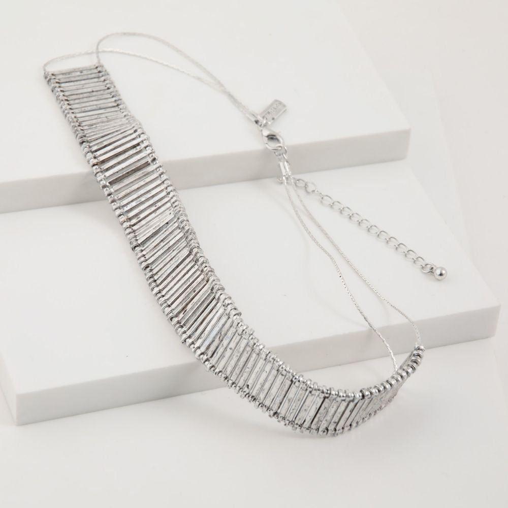 Collar Corto Plateado Rock In Humana-0