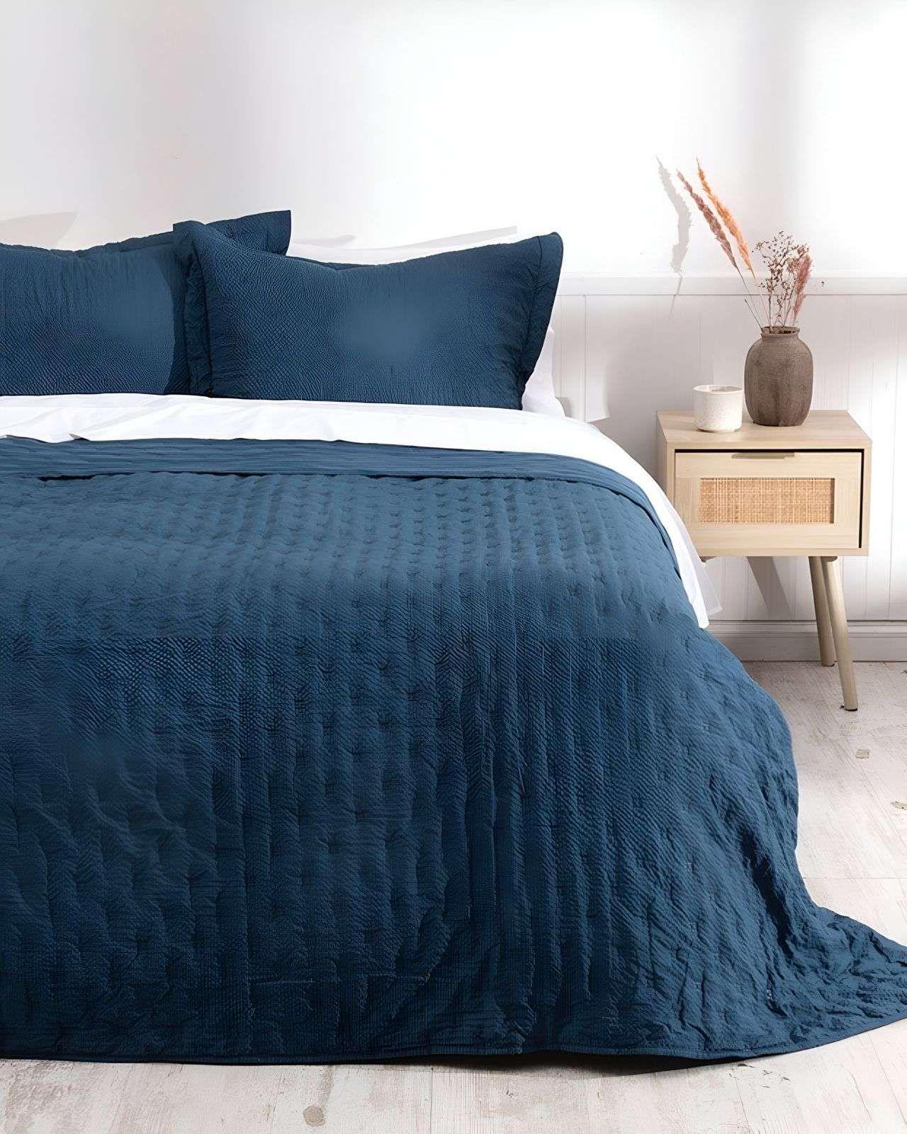 Quilt Cubrecama King Mashini MAS 2 ALMOHADAS DE REGALO B90-2