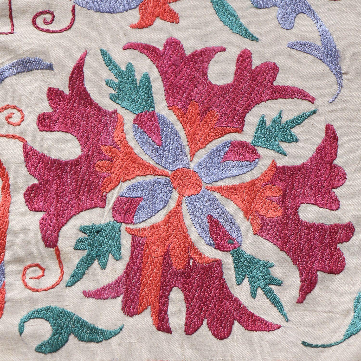 Suzani queen Rania-5