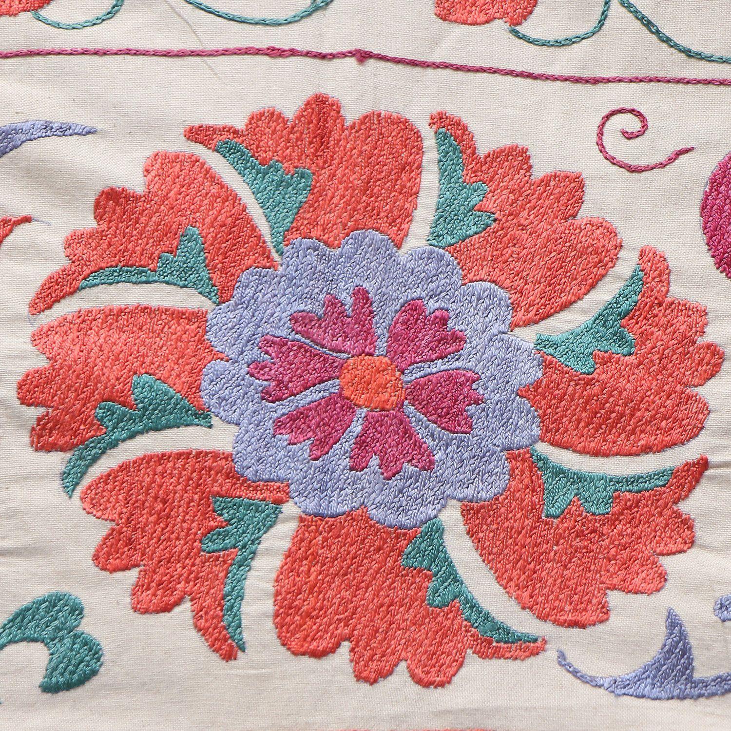 Suzani queen Rania-6