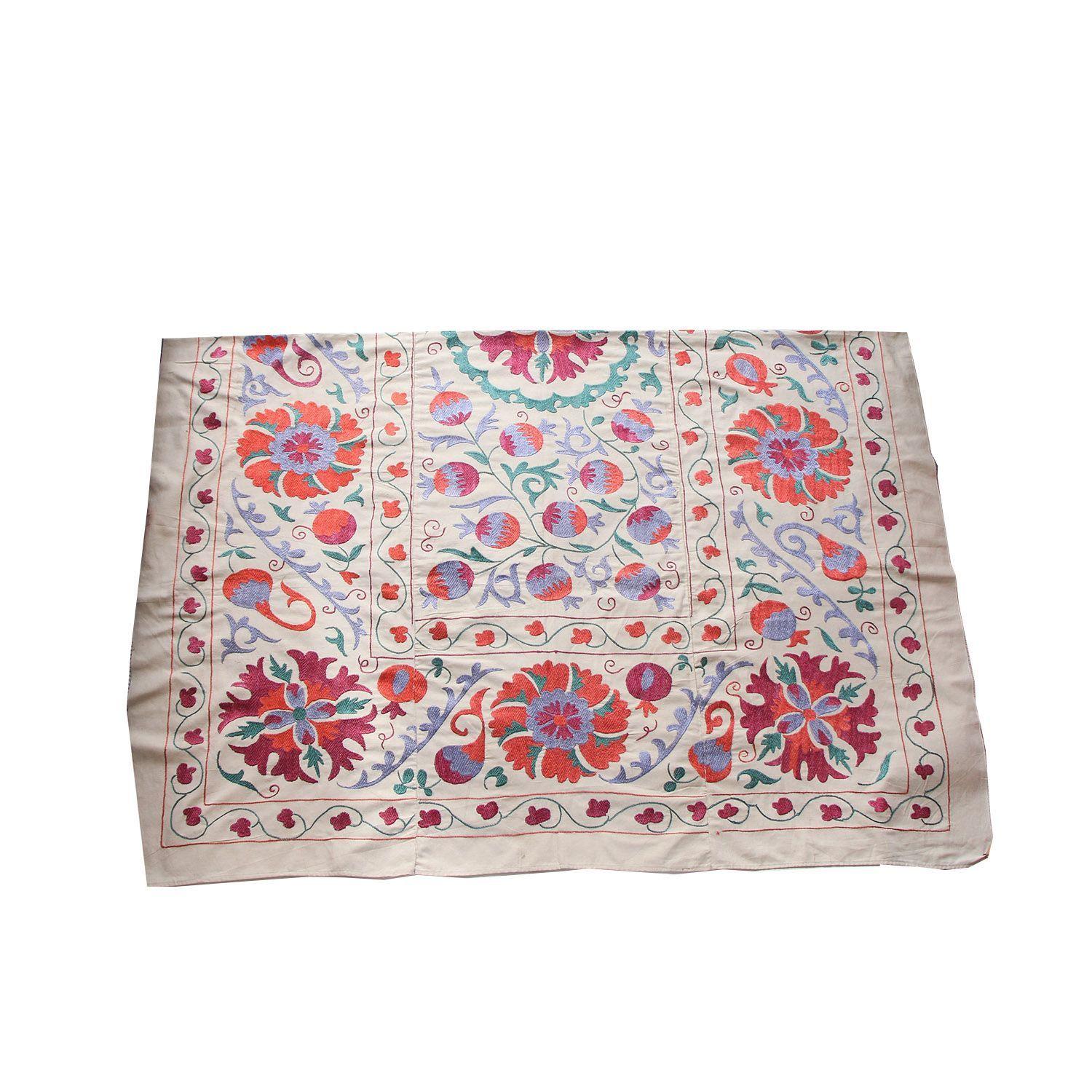 Suzani queen Rania-2