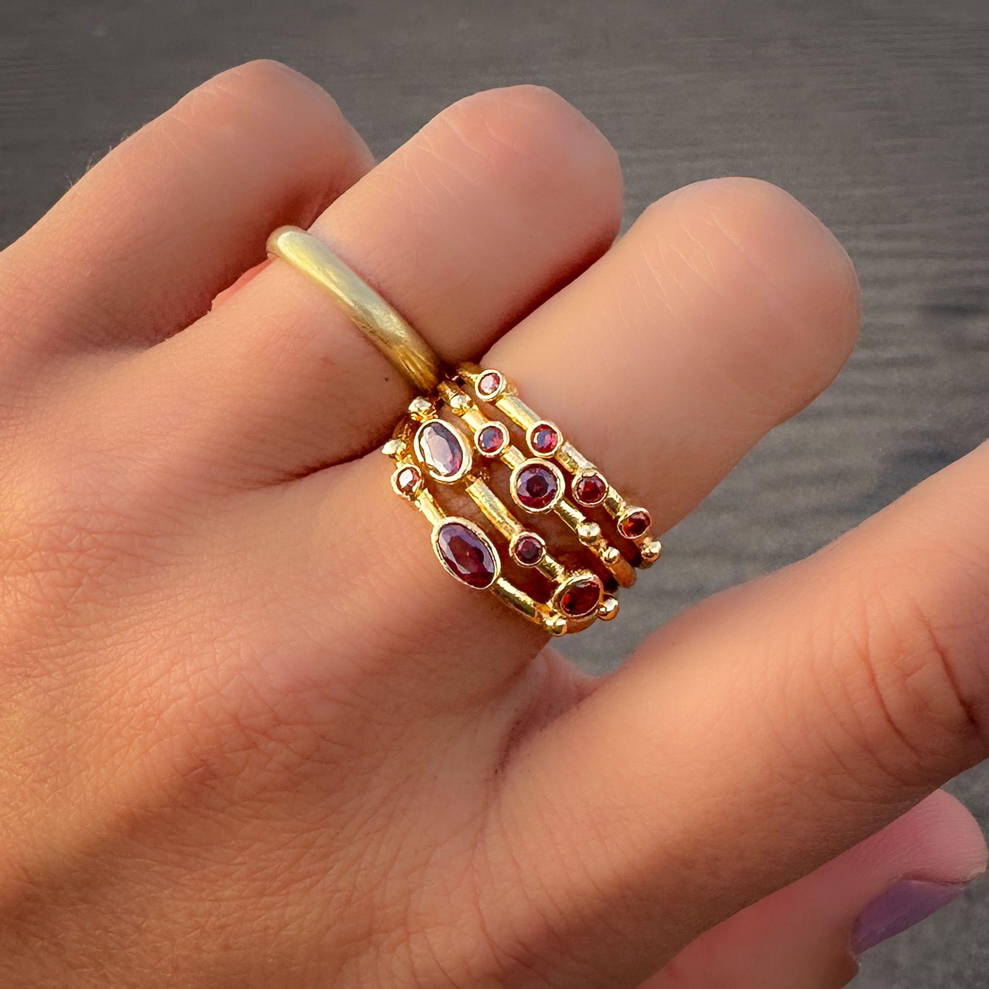 Anillo ajustable Capadocia N°5 granate - Baño de oro 22 k-0