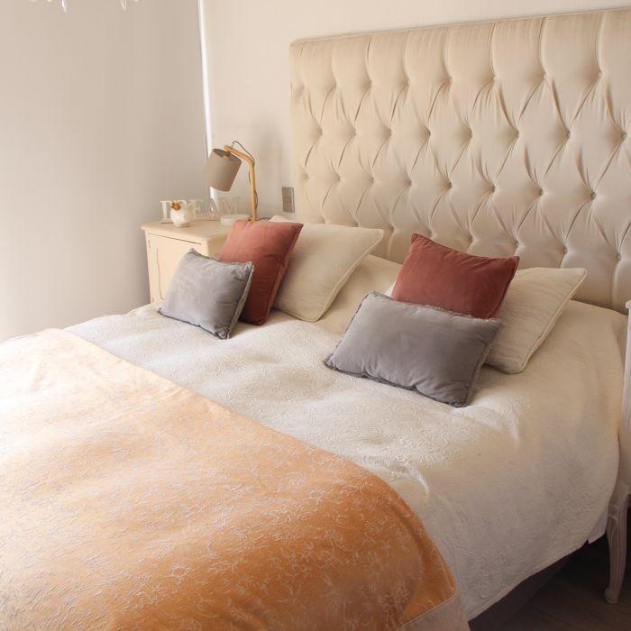 Piecera reversible beige y dorada L-2