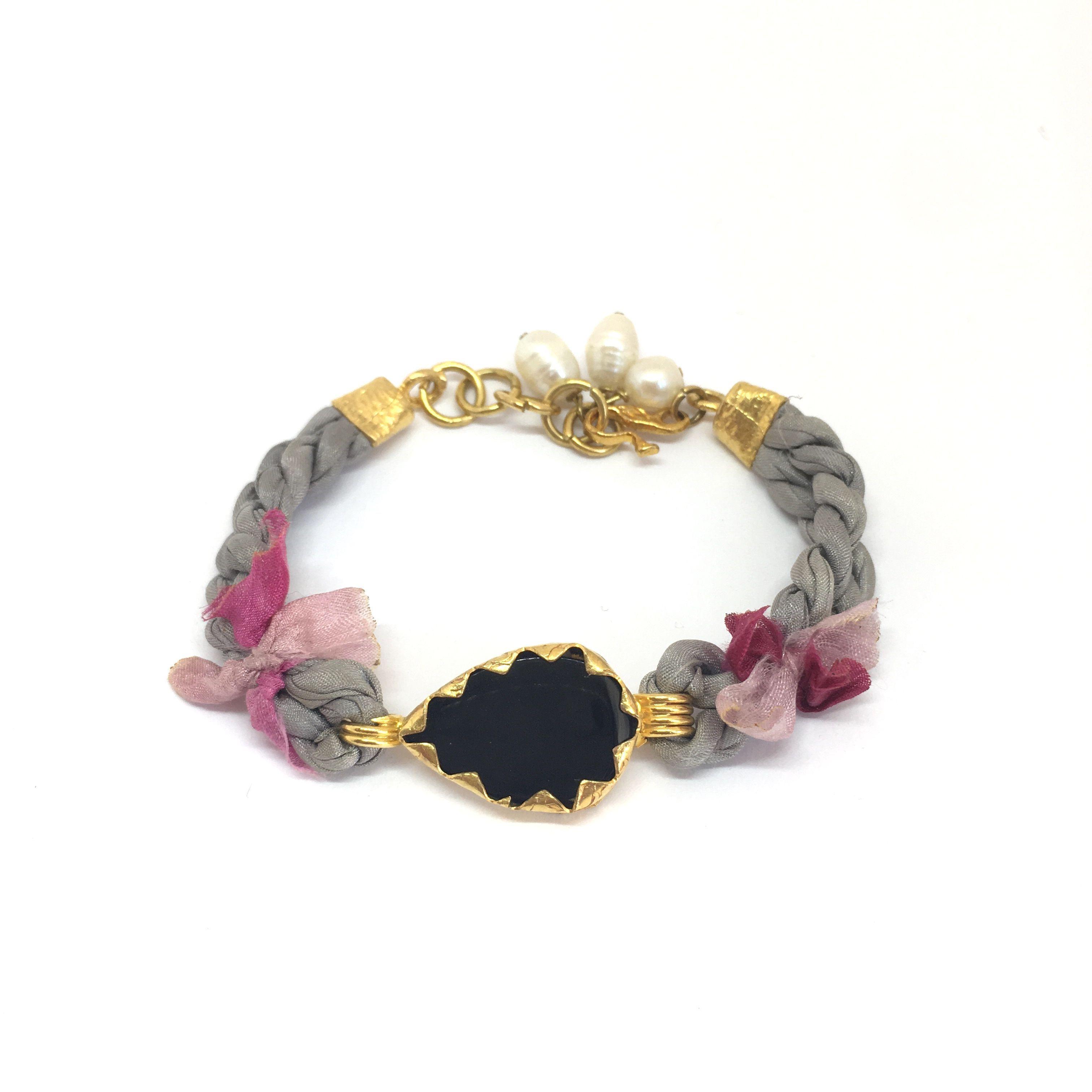 Pulsera Ipek violeta y piedra negra-0