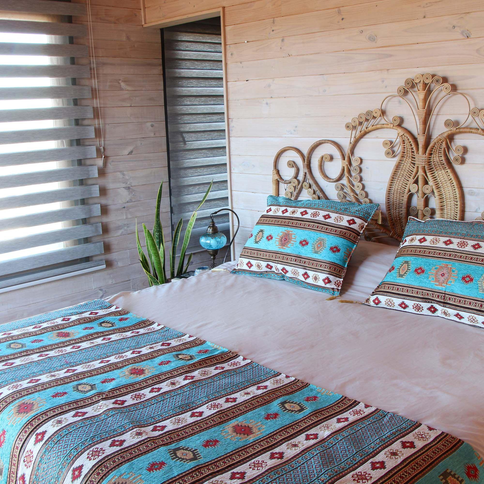 Set de Piecera King/Super King y almohadones Kilim Turquesa y Blanco-0