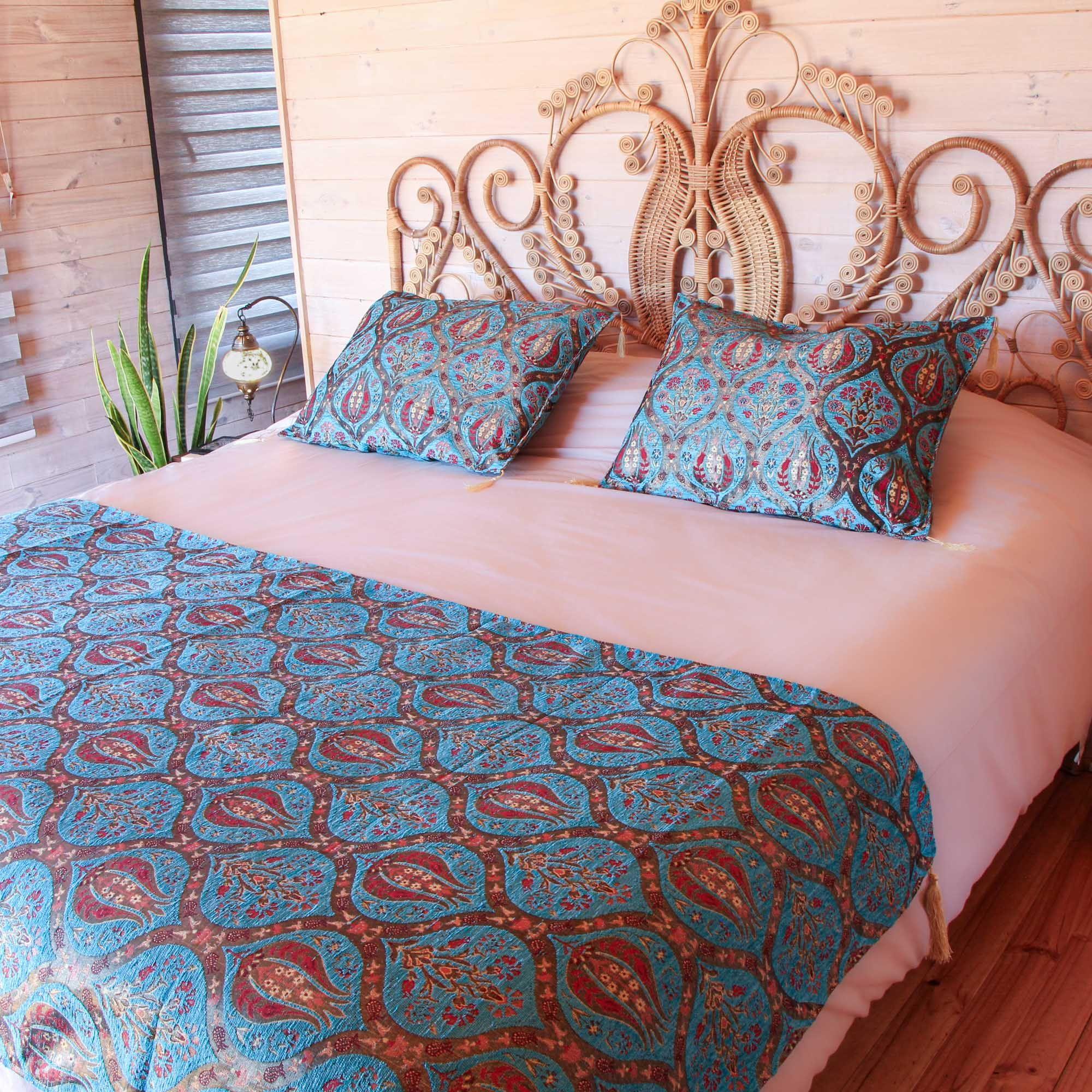 Set de piecera 2P/Queen y almohadones Tulipanes Turquesa-0