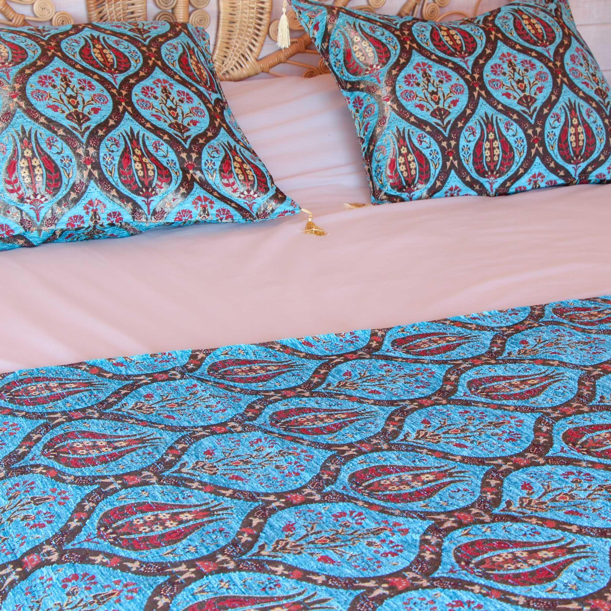 Set de piecera 2P/Queen y almohadones Tulipanes Turquesa-1