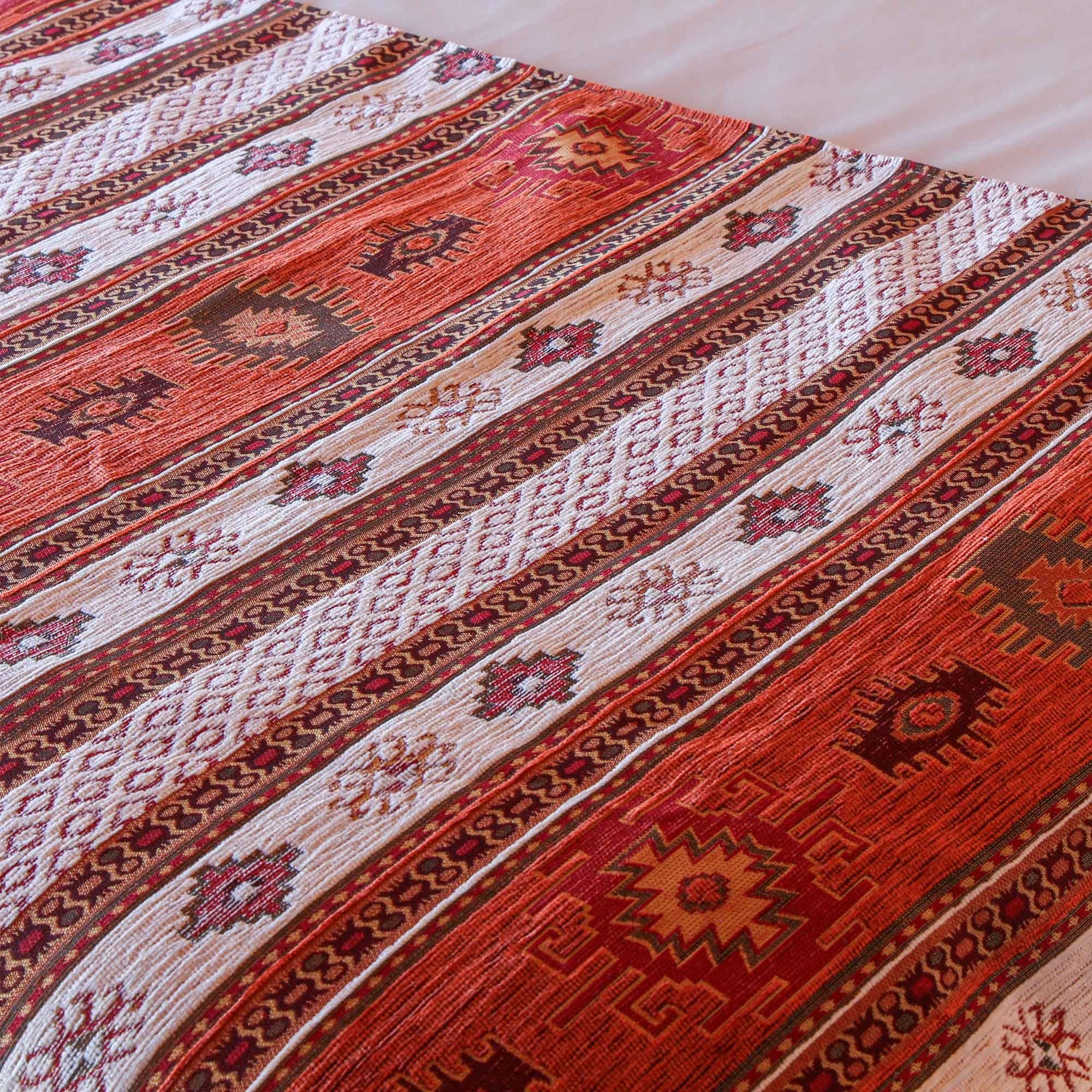 Set de Piecera King/Super King y almohadones Kilim Terracota y Blanco-2